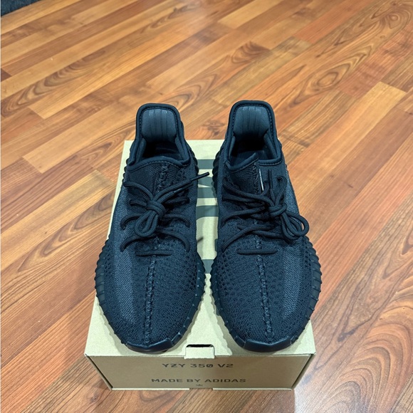 Onyx Yeezy Slide 350 - Picture 2 of 5
